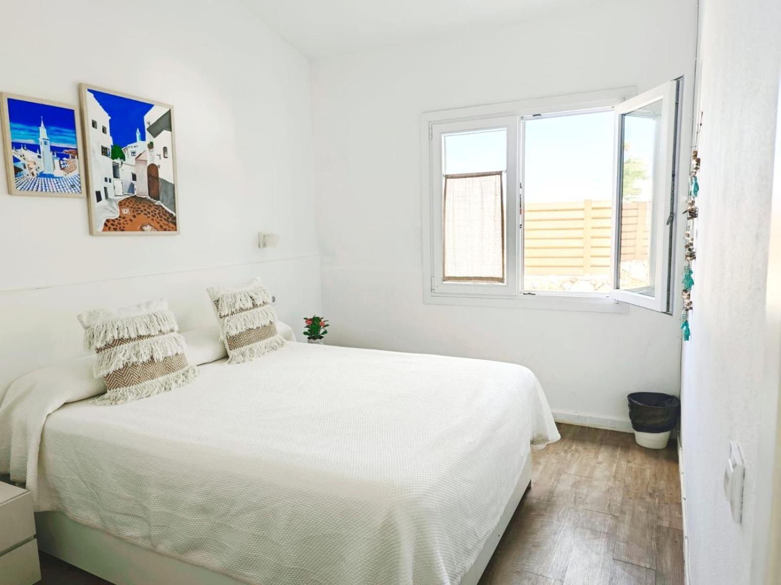 Es Canto Cala Blanca  Ngoại thất bức ảnh